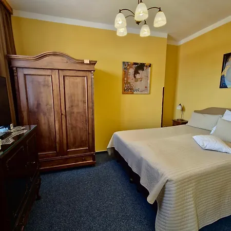 U Ruze Hotel