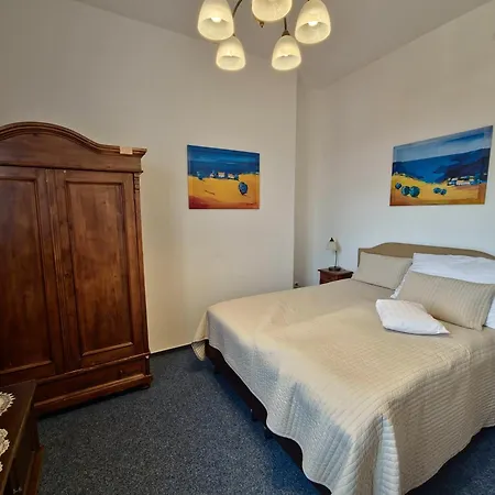 U Ruze Hotel