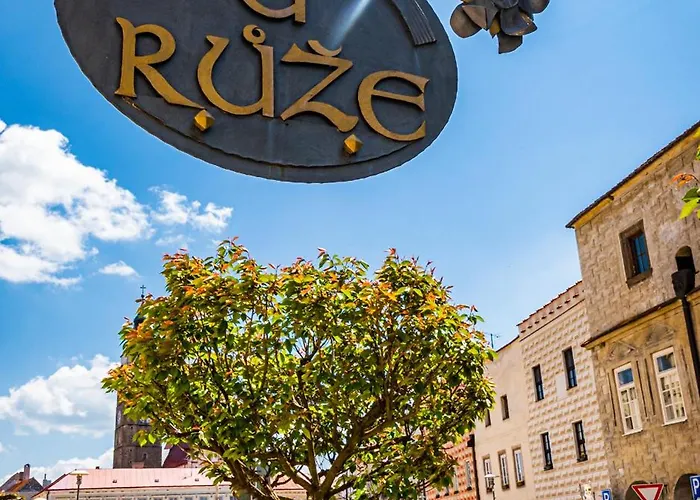 U Růže Hotel 4*